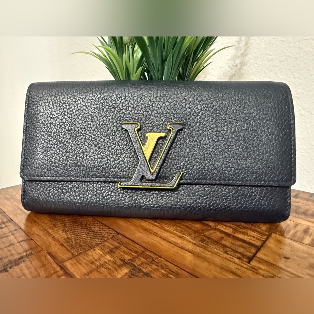 Louis Vuitton Black Capucines Wallet